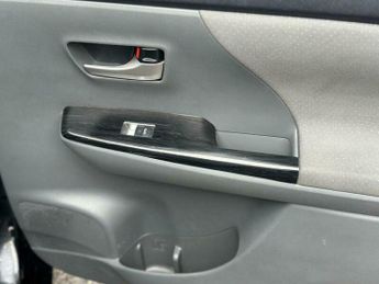 Toyota Prius 1.8 VVT-h Icon MPV 5dr Petrol Hybrid CVT