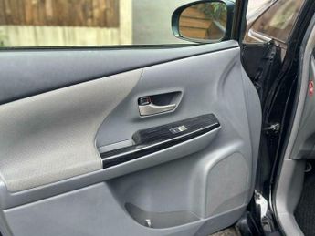 Toyota Prius 1.8 VVT-h Icon MPV 5dr Petrol Hybrid CVT Euro 5 (s/s) (136 ps)