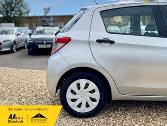 Toyota Yaris VVT-I ACTIVE
