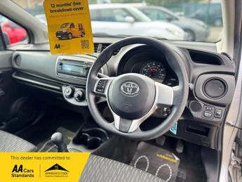 Toyota Yaris VVT-I ACTIVE