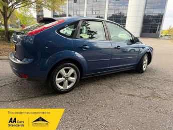 Ford Focus 1.6 Zetec Climate Hatchback 5dr Petrol Automatic (184 g/km, 99 b