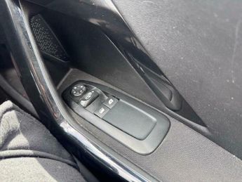 Peugeot 208 1.2 VTi Access+ Euro 5 5dr
