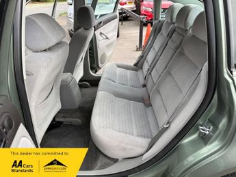 Volkswagen Passat SE