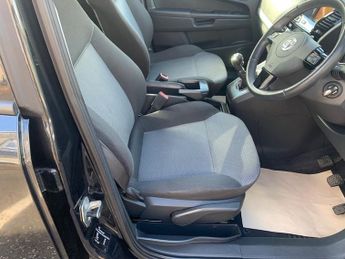 Vauxhall Zafira 1.8 16V Exclusiv MPV 5dr Petrol Manual Euro 5 (120 ps)