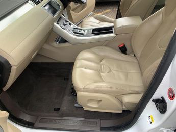 Land Rover Range Rover Evoque 2.2 SD4 Pure Tech SUV 5dr Diesel Auto 4WD Euro 5 (s/s) (190 ps)
