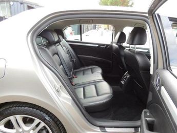 Skoda Superb 2.0 TDI Elegance DSG Euro 4 5dr