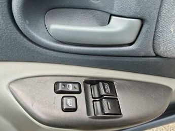 Toyota Yaris 1.3 VVT-i 16v CDX 5dr