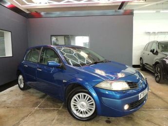 Renault Megane 1.6 VVT Privilege 5dr