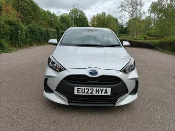 Toyota YARIS 1.5 design hybrid