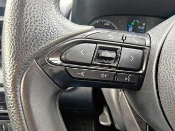 Toyota YARIS 1.5 design hybrid