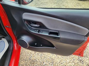 Toyota Yaris VVT-I ICON M-DRIVE S
