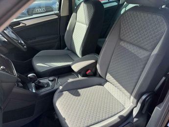 Volkswagen Tiguan 2.0 TDI SE Navigation DSG 4Motion Euro 6 (s/s) 5dr