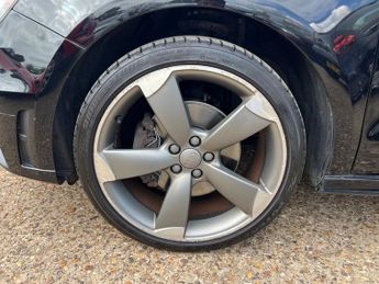 Audi A1 TFSI S LINE BLACK EDITION