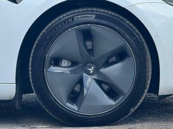 Tesla Model 3 (Dual Motor) Long Range Auto 4WDE 4dr