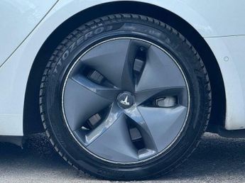 Tesla Model 3 (Dual Motor) Long Range Auto 4WDE 4dr