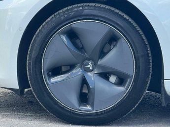 Tesla Model 3 (Dual Motor) Long Range Auto 4WDE 4dr