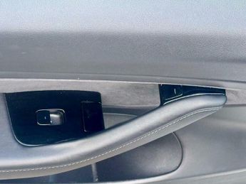 Tesla Model 3 (Dual Motor) Long Range Auto 4WDE 4dr