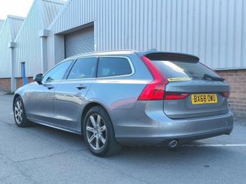 Volvo V90 D4 MOMENTUM