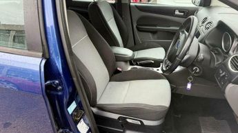 Ford Focus 1.6 Zetec 5dr