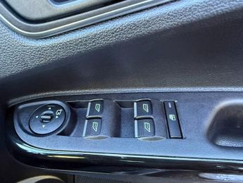 Ford B-Max TITANIUM