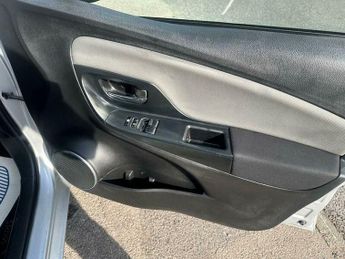Toyota Yaris 1.5 VVT-h Icon E-CVT Euro 6 (s/s) 5dr