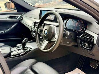 BMW 5 SERIES 2.0 520d M Sport Auto 4dr