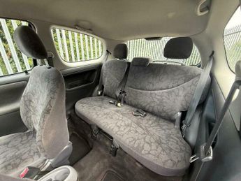 Toyota Yaris 1.3 VVT-i 16v GLS 3dr