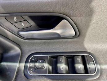 Mercedes-Benz CLA 1.3 CLA200 AMG Line (Premium Plus 2) Coupe 7G-DCT Euro 6 (s/s) 4