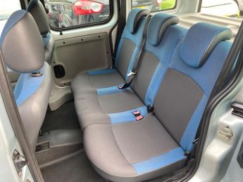 Renault Kangoo AUTHENTIQUE 16V