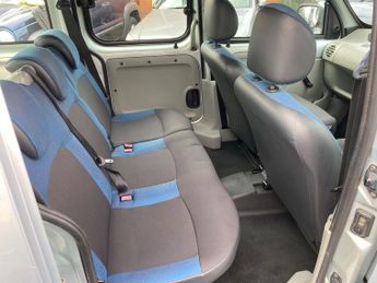 Renault Kangoo AUTHENTIQUE 16V