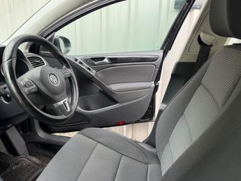 Volkswagen Golf 1.6 TDI Match Hatchback 5dr Diesel DSG Euro 5 (105 ps)