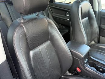 Land Rover Discovery Sport 2.0 TD4 HSE Black Auto 4WD Euro 6 5dr 177BHP