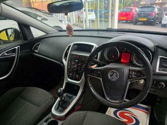 Vauxhall Astra 1.6 16v SRi Euro 5 5dr
