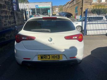 Alfa Romeo Giulietta 2.0 JTDM-2 Collezione Euro 5 (s/s) 5dr