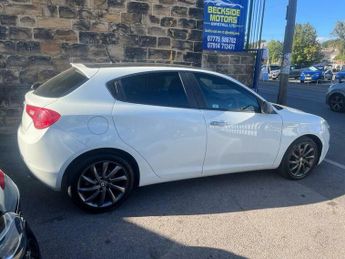 Alfa Romeo Giulietta 2.0 JTDM-2 Collezione Euro 5 (s/s) 5dr