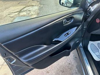 Nissan Leaf 24kWh Tekna Auto 5dr