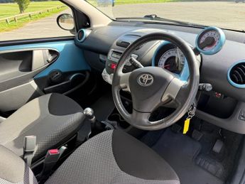 Toyota AYGO VVT-I MOVE WITH STYLE
