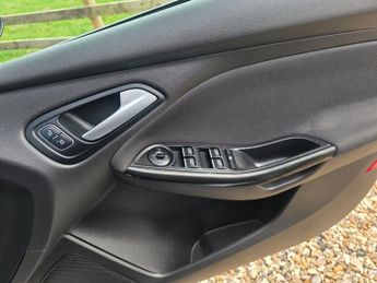 Ford Focus TITANIUM