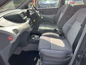 Nissan Almera Tino 1.8 S 5dr