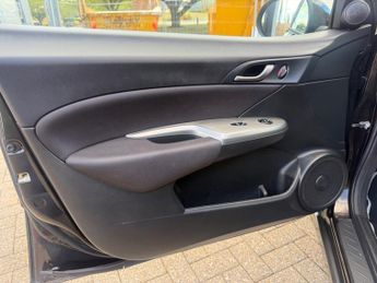 Honda Civic 1.8 i-VTEC ES Hatchback 5dr Petrol Automatic (169 g/km, 138 bhp)