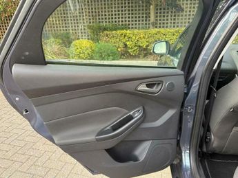 Ford Focus 1.6 Titanium Powershift Euro 5 5dr