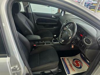 Ford Focus 1.6 Zetec Climate 5dr