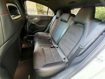 Mercedes-Benz A Class 1.6 A200 AMG Line (Premium) 7G-DCT Euro 6 (s/s) 5dr
