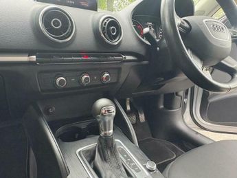 Audi A3 1.6 TDI SE Sportback S Tronic Euro 5 (s/s) 5dr