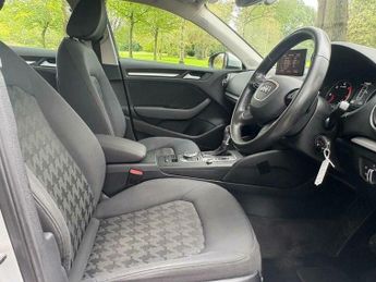 Audi A3 1.6 TDI SE Sportback S Tronic Euro 5 (s/s) 5dr