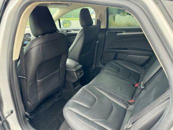 Ford Mondeo 2.0 TDCi Titanium Hatchback 5dr Diesel Manual Euro 6 (s/s) (180 