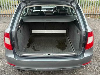 Skoda Superb 2.0 TDI Elegance DSG Euro 5 5dr