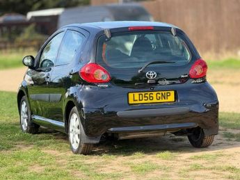 Toyota AYGO 1.0 VVT-i Black Euro 4 5dr