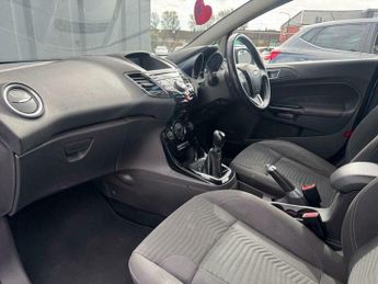 Ford Fiesta 1.0T EcoBoost Titanium Euro 5 (s/s) 5dr