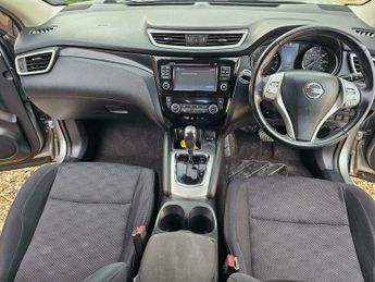 Nissan Qashqai 1.2 DIG-T N-Connecta XTRON 2WD Euro 6 (s/s) 5dr
